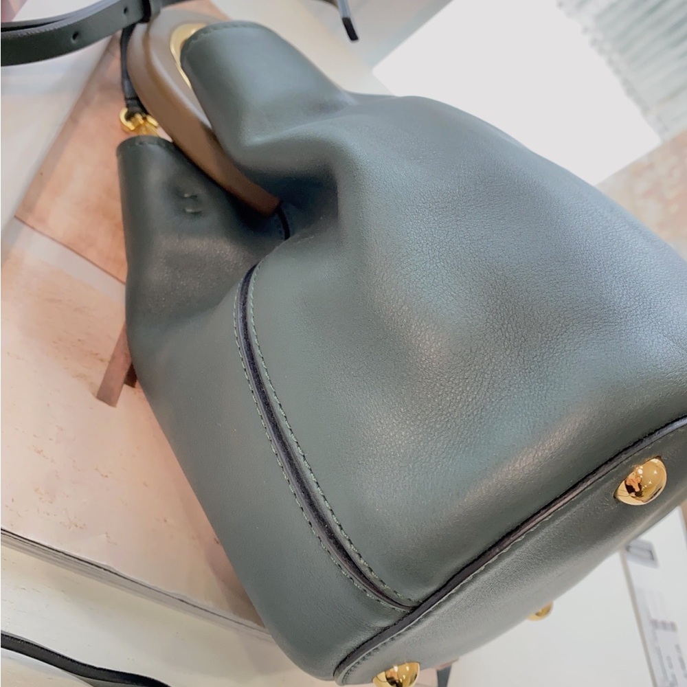 MARNI Smooth Leather Pannier Bucket Bag. - Picture 2 of 6
